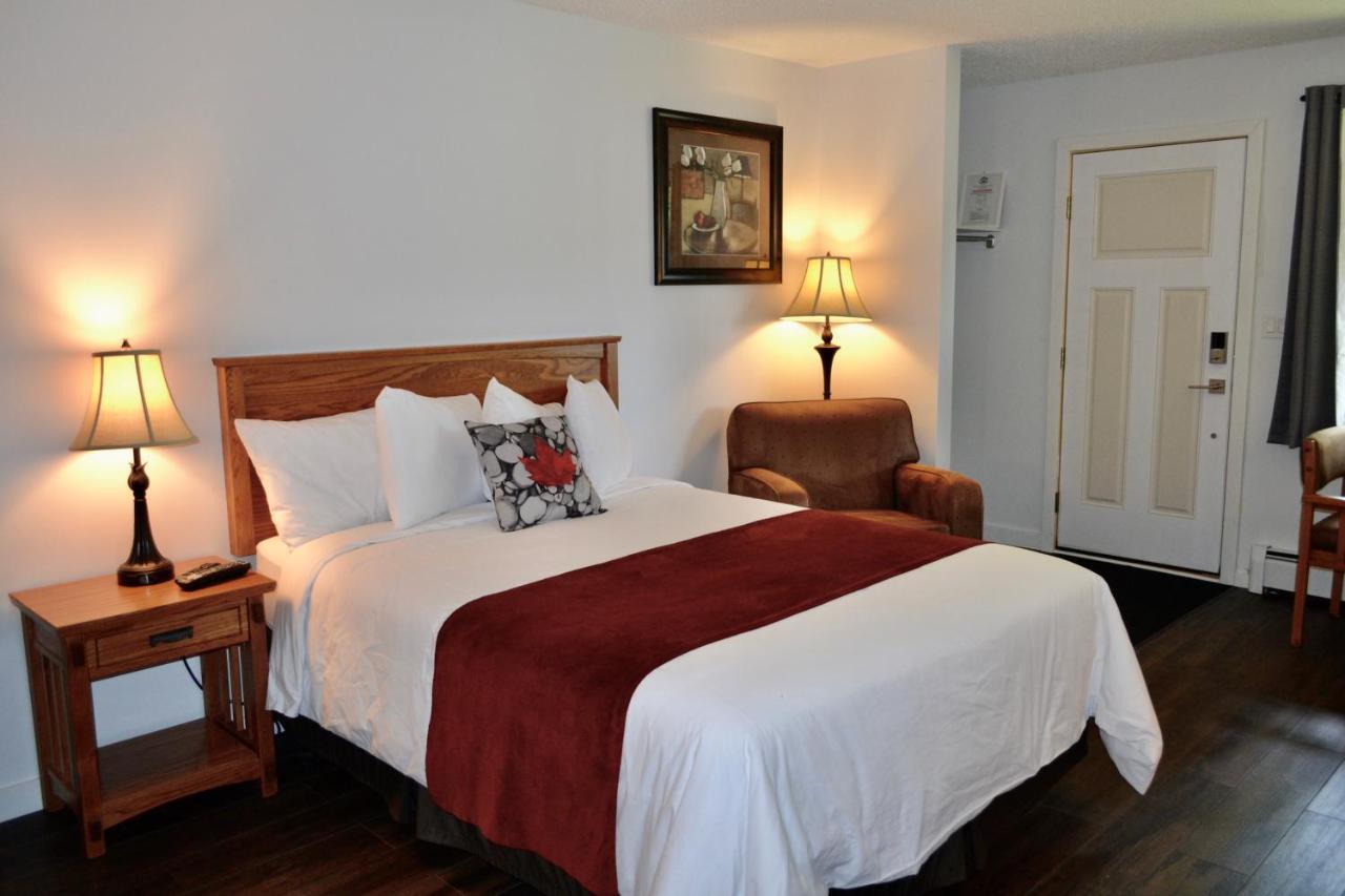 Schott'S Lake Conference & Resort Sundre Bagian luar foto