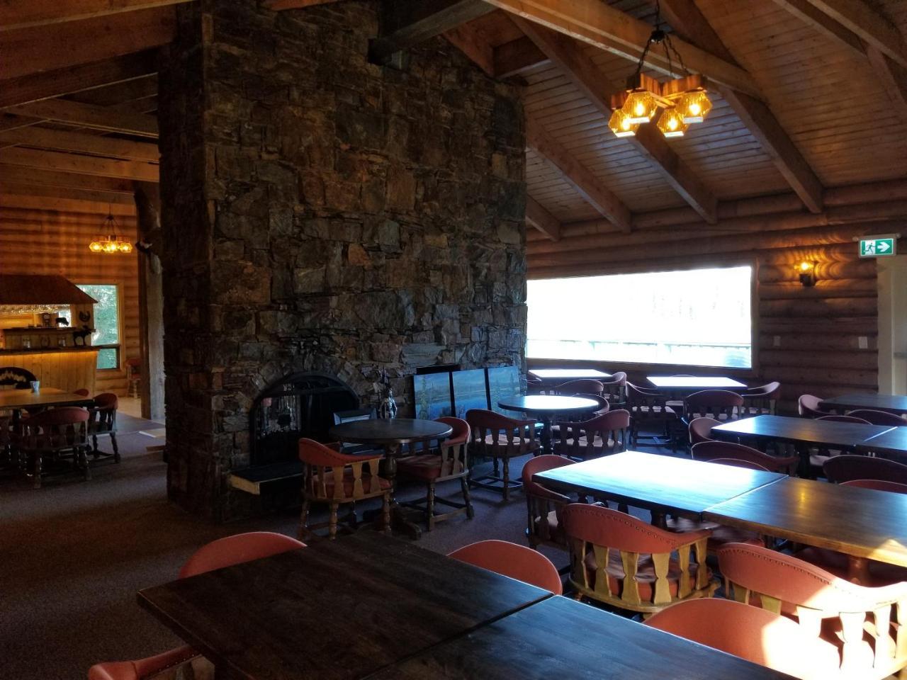 Schott'S Lake Conference & Resort Sundre Bagian luar foto